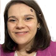 Laureata in Storia e Filosofia impartisce lezioni di materie umanistiche